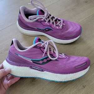 Womens Saucony Triumph 19